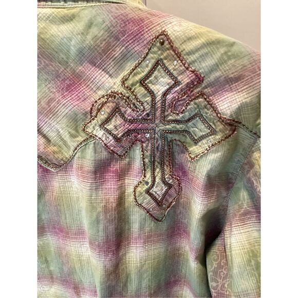 Wrangler Womens Plaid Button Down Shirt Sz M Embroidered Cross Pearl Snap Button - Picture 5 of 10